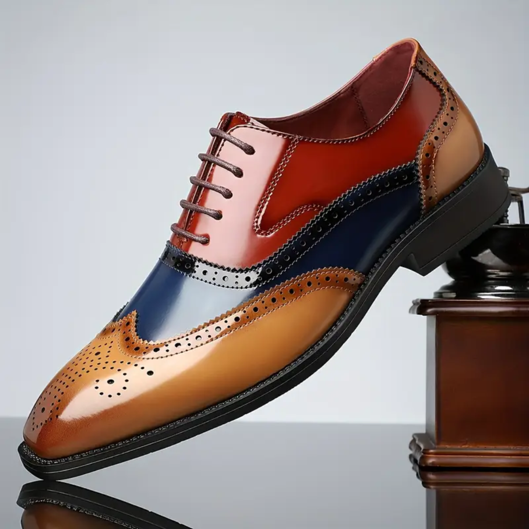 Artur | Sapato Oxford Brogue com Acabamento em Verniz