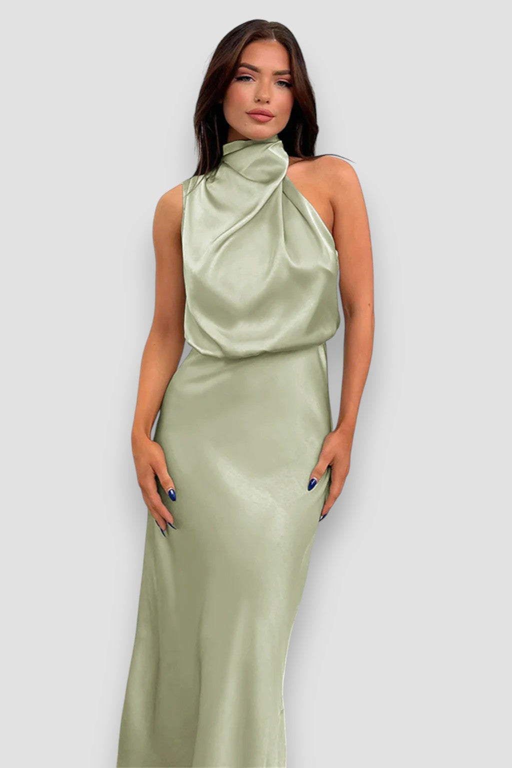 Ema – Vestido Midi Acetinado com Gola Halter Drapeada