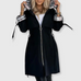 Casaco Longo com Capuz e Detalhes Elegantes