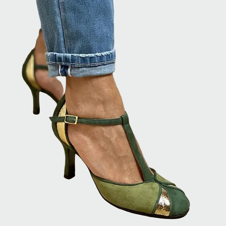 Sapatos de salto alto