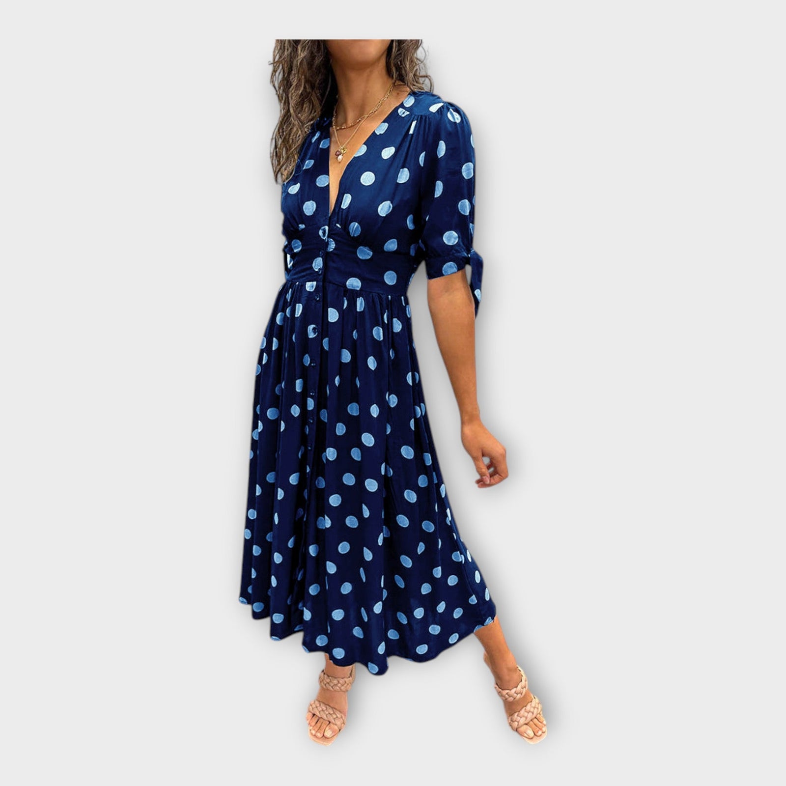 Vestido elegante com padrão moderno e sofisticação intemporal