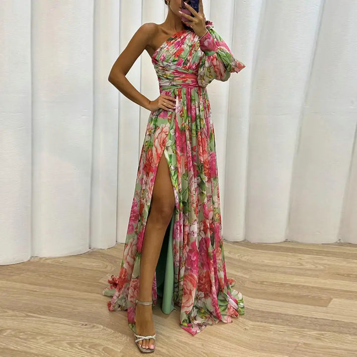 Camila – Vestido Maxi Floral com Drapeado Frontal e Saia Fluida