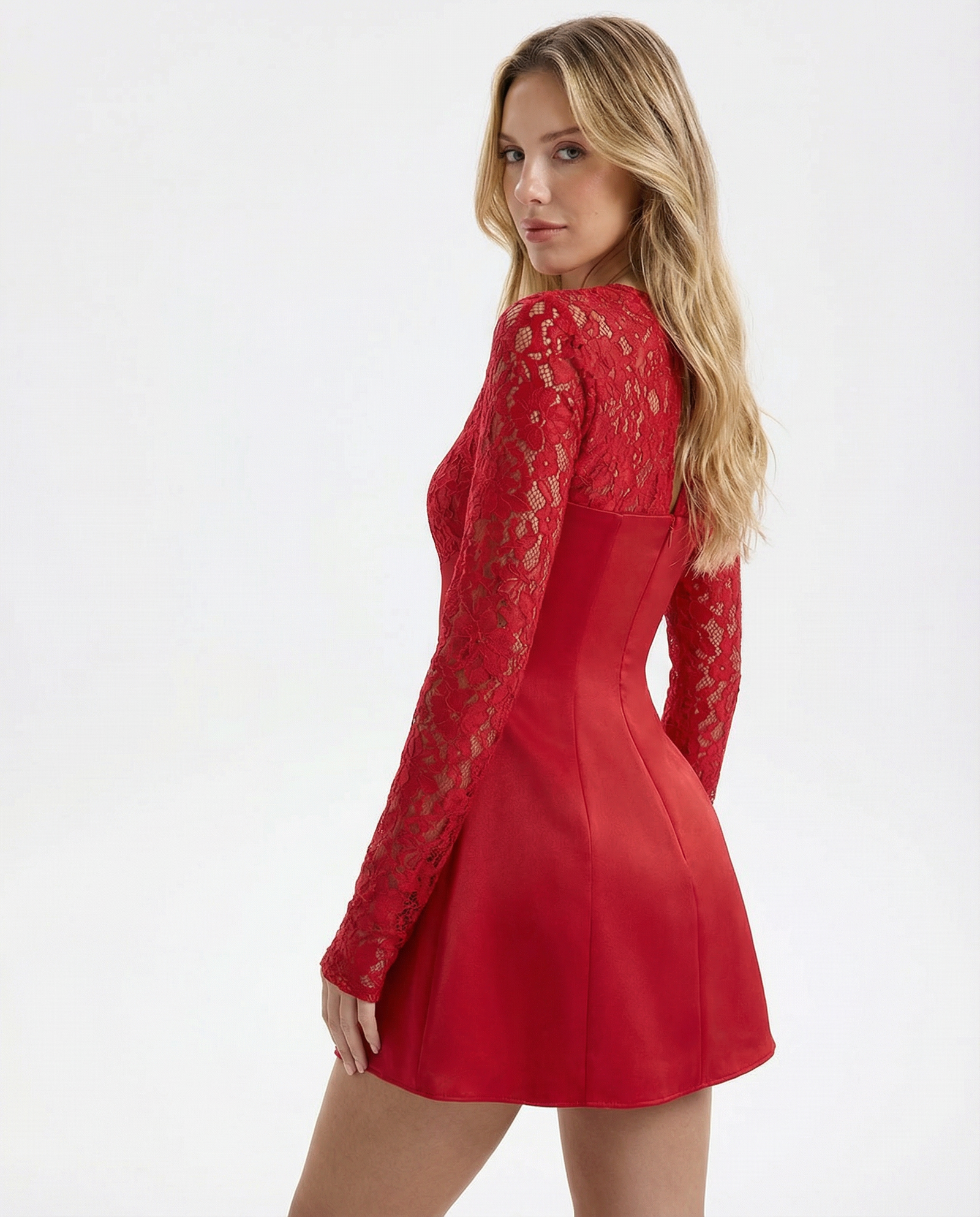 Isabel – Vestido Combinado de Cetim e Renda com Pormenor de Laço