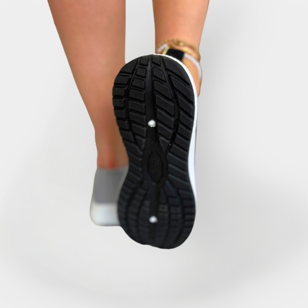 Ténis Desportivos com Tecido Leve e Sola Flexível