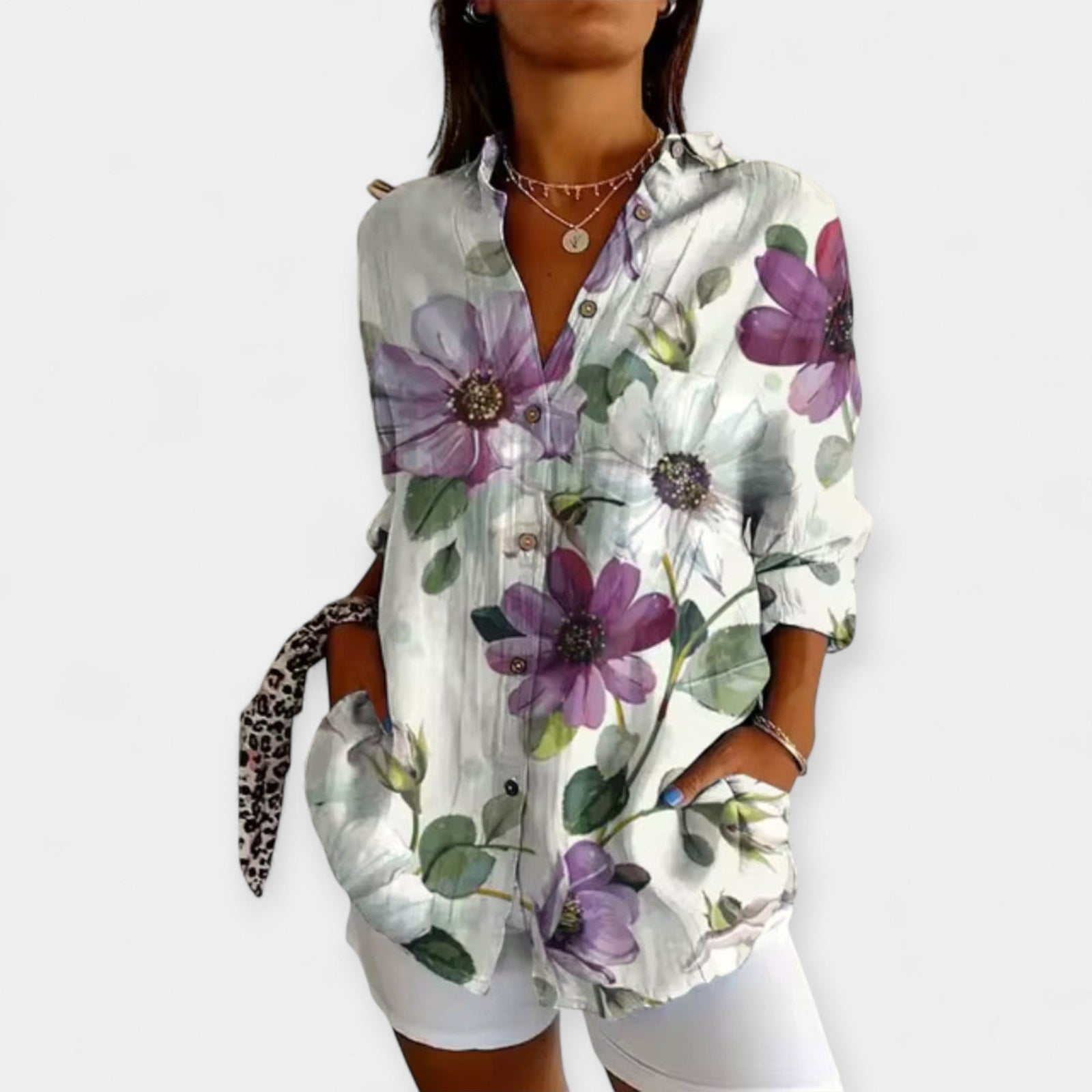 Blusa com Botões e Padrão Floral