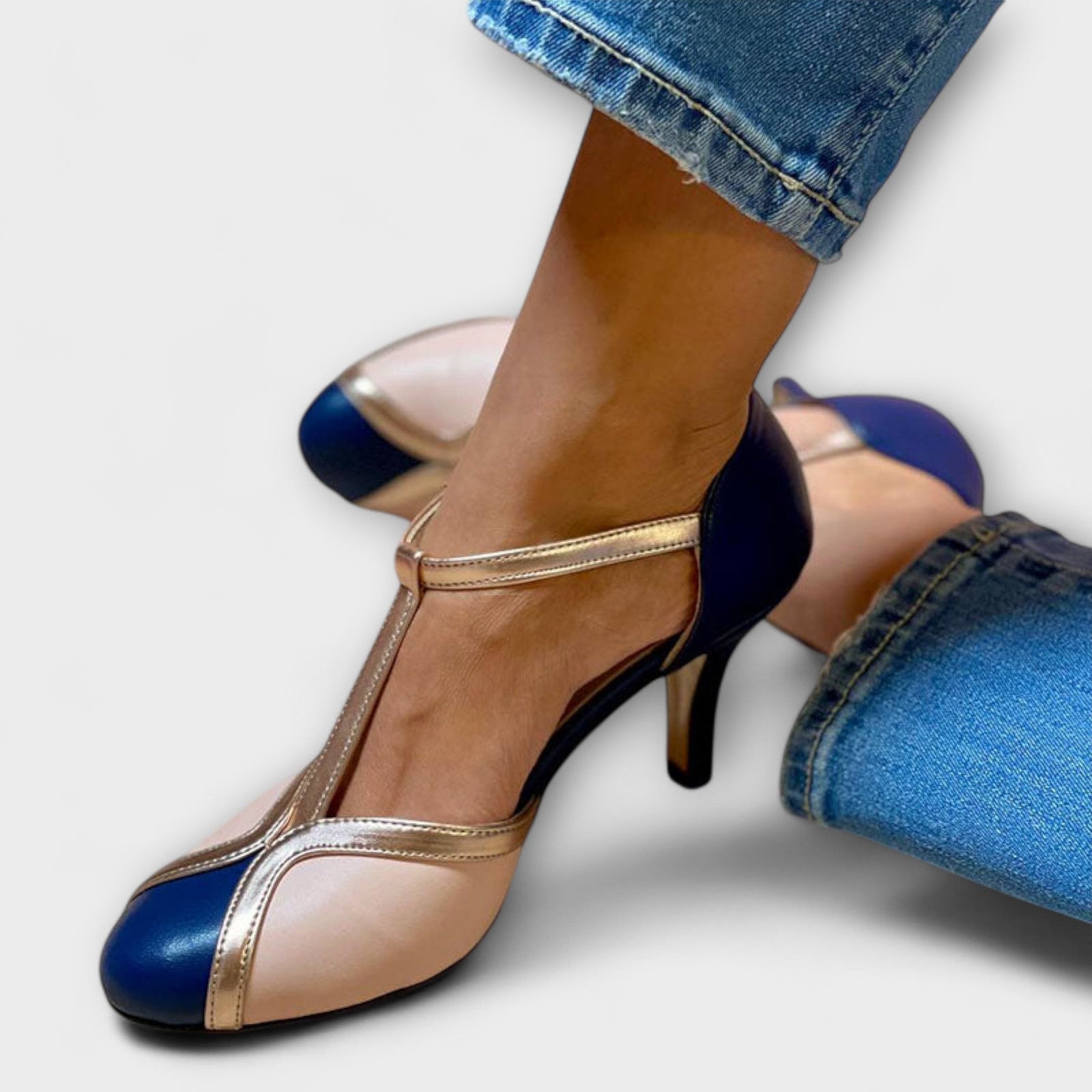 Duas Cores T-Strap Elegance