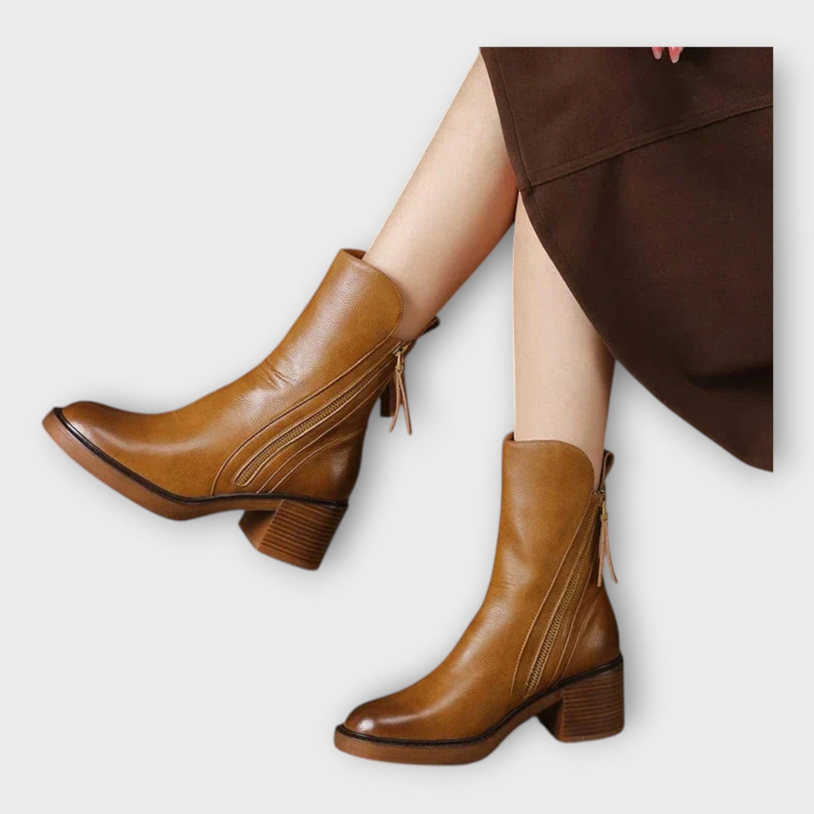 Botins com Linha Elegante e Detalhe de Fecho