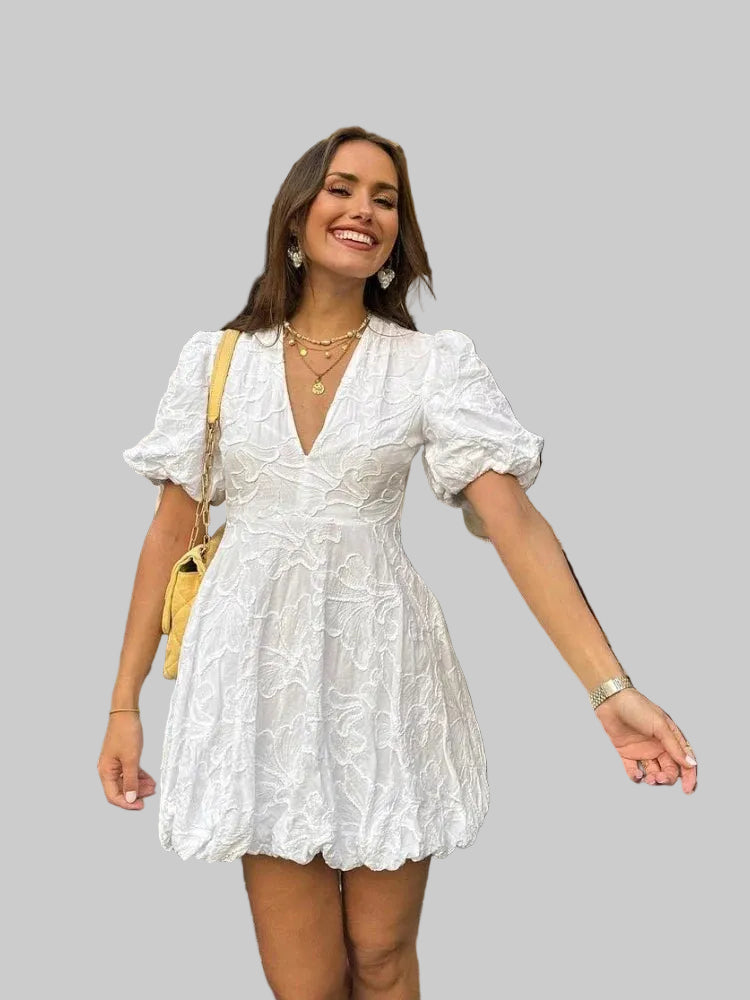 Beatriz — Vestido Curto "Balão" em Jacquard Texturado