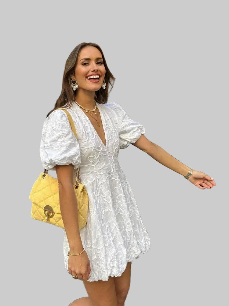 Beatriz — Vestido Curto "Balão" em Jacquard Texturado