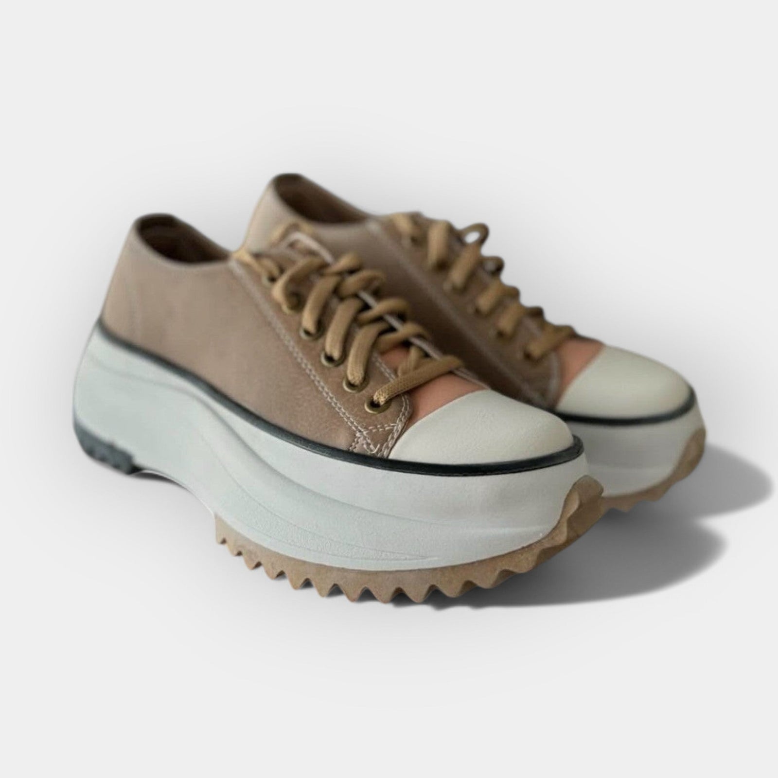 Sapatilhas Desportivas Modernas com Sola Grossa