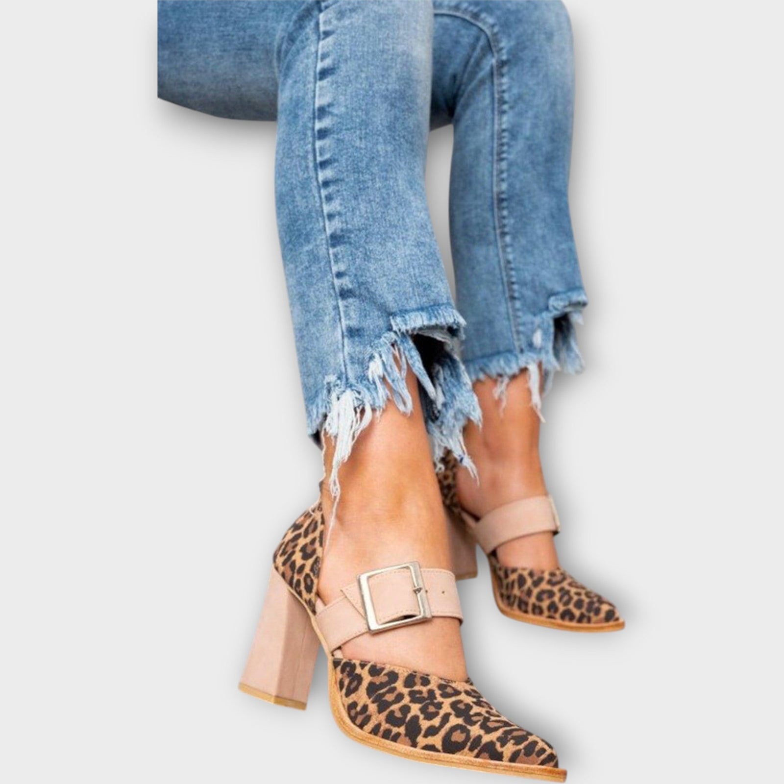 Sandálias leão com salto estável