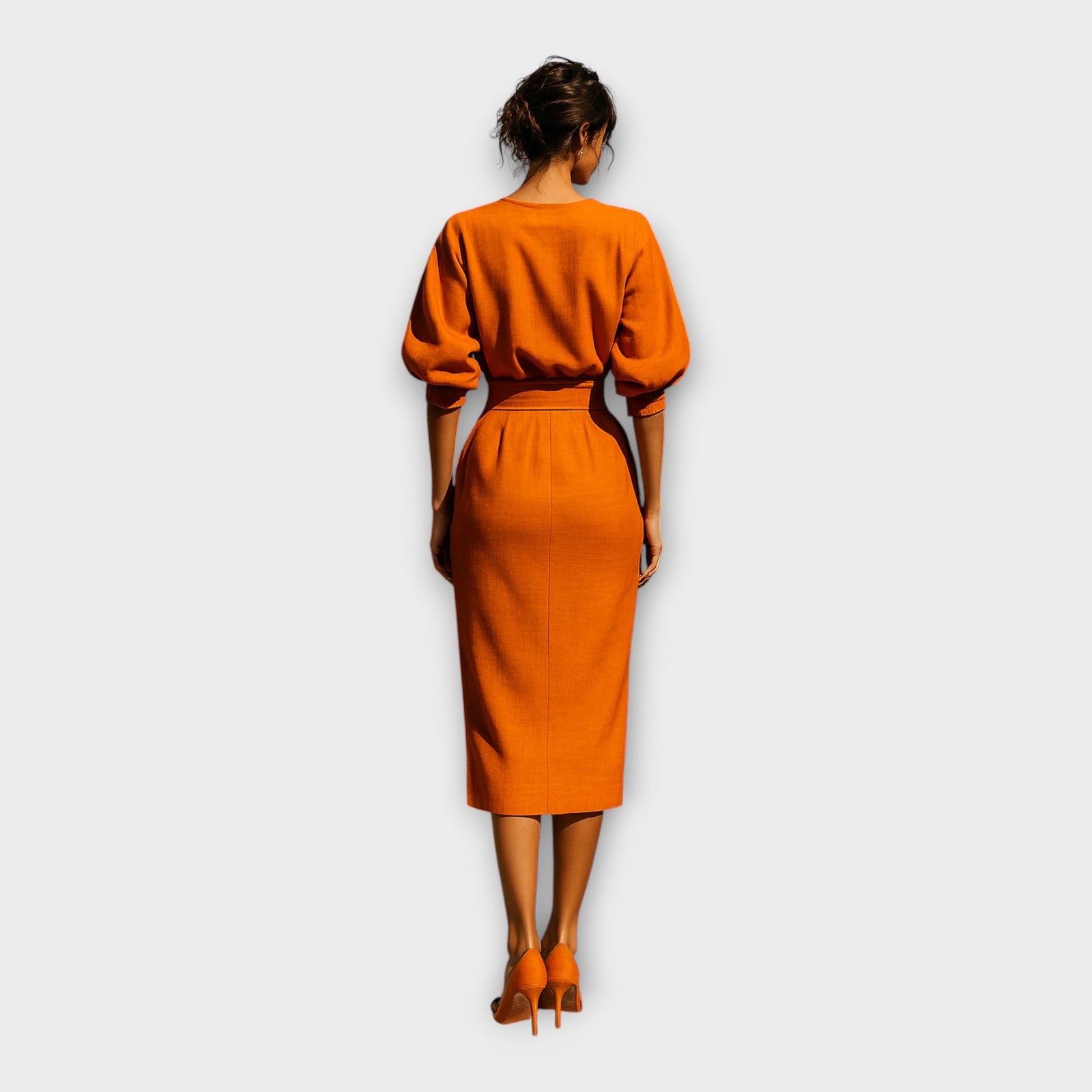 Vestido elegante com design refinado e estética minimal